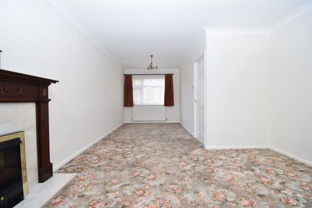 Newton Drive, Wakefield - Photo 3