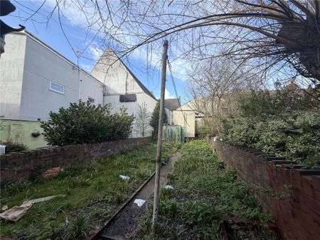 1 bedroom in a house share to rent - Photo 5