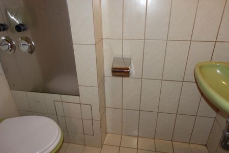 Buchbach: geräumige zentral gelegene 3-Zimmer-Wohnung, 1. OG, ohne Balkon, ohne EBK, ohne Stellplatz - Photo 4