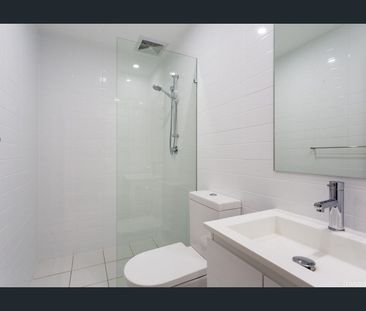 SPACIOUS 61SQM ONE BEDROOM + SEPARATE STUDY WITH PRIVATE BALCONY - Photo 4