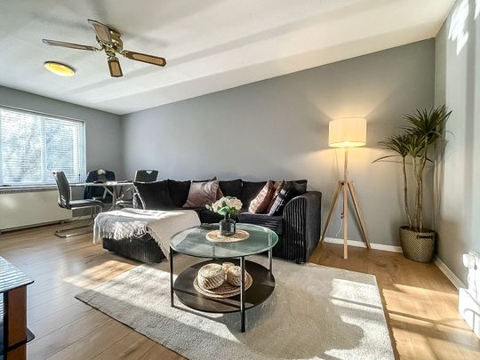 The Meadows, CM21, Sawbridgeworth - Photo 1