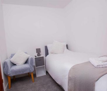 3 bedroom terraced house to rent - Photo 2