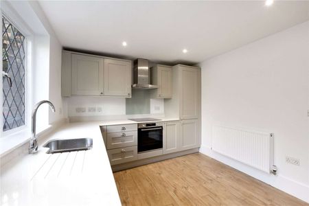 Recently refurbished 2 bedroom end of terrace house in Grade II listed building in the heart of Brenchley village - Photo 5