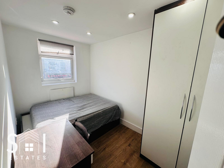 3 bedroom flat to rent - Photo 4