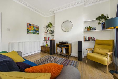 Price £2,300 pcm - Available 17/02/2026 - Furnished - Photo 2