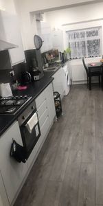 Room in a Shared House, Bengal Road, IG1 - Photo 3