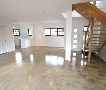 2/22 Simpson Street, Northcote VIC 3070 - Photo 1