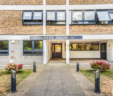 Seven Sisters Road London N4 - Photo 1