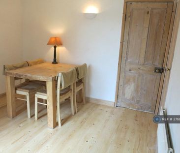 2 bedroom semi-detached house to rent - Photo 2