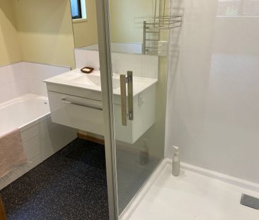 A Little Bit Of English Garden By The Sea - Photo 1