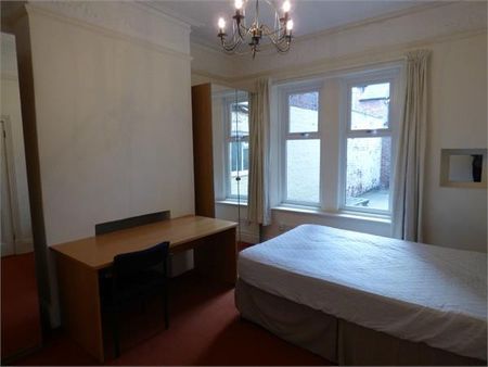 4 bedroom terraced house to rent - Photo 3