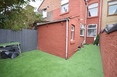 3 bedroom terraced house to rent - Photo 2