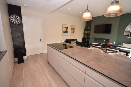 11a, Ashtofts Mount, Guiseley, Leeds, West Yorkshire, LS20 9DB - Photo 5