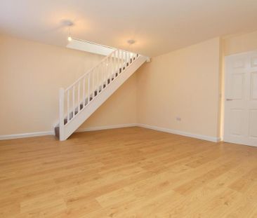 2 bedroom maisonette to rent - Photo 2