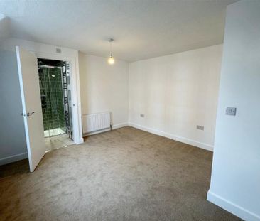 3 bedroom terraced house to rent - Photo 4