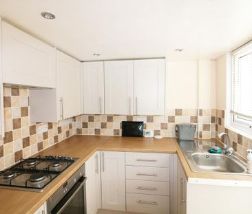 2 bedroom terraced house to rent - Photo 2
