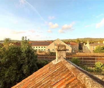 Upper Maisonette, High Street, Twerton, Bath, BA2 - Photo 5