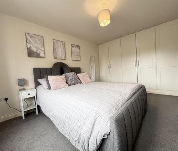 3 bedroom end of terrace house to rent - Photo 5