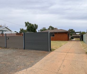 FAMILY HOME WITH LARGE YARD - Photo 4