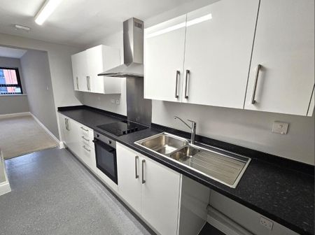 2 bedroom flat to rent - Photo 3