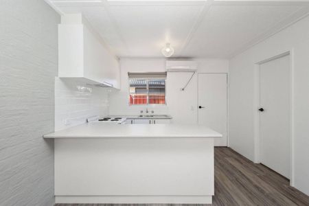 RENOVATED ONE BEDROOM UNIT - Photo 4