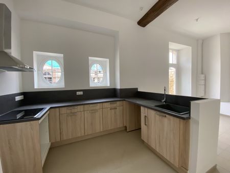 Location Appartement 2 pièces 56m² FONTENAY TRESIGNY 77610 - Photo 2