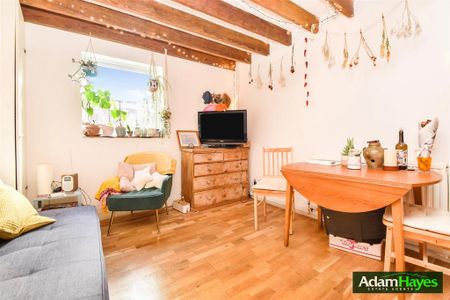 Studio to rent - Photo 2