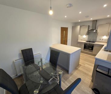 3 bedroom semi-detached house to rent - Photo 5