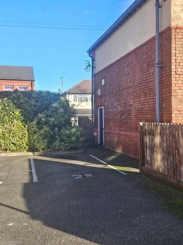 2 bedroom apartment to rent - Photo 4