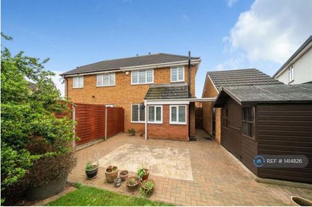 3 bedroom semi-detached house to rent - Photo 5