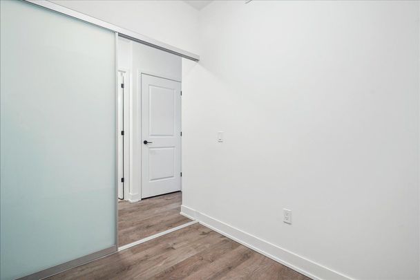 For Lease - 2333 Khalsa Gate Unit# 112, Oakville, Ontario - Photo 1