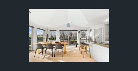 Luxury Beachside Living- Furnished. - Photo 3