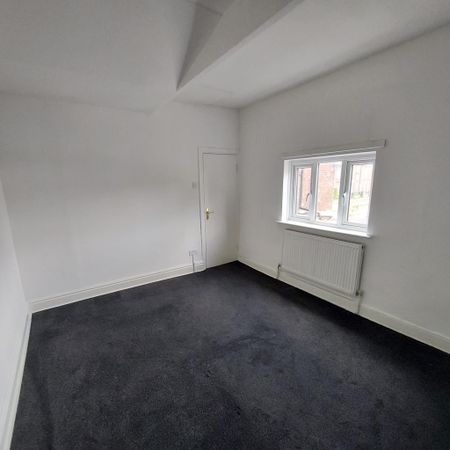 1 bedroom in a flat share to rent - Photo 3