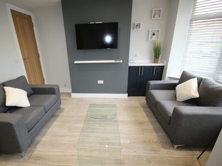 Belvedere Road, Burton upon Trent, DE13 - Photo 2