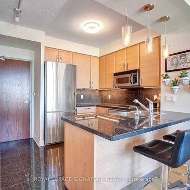 Yonge & Sheppard Luxurious 1Bdrm +Den 2Storey Loft Flr To CeilingWind - Photo 3