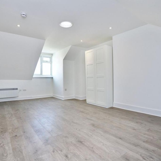 Studio to rent - Photo 1