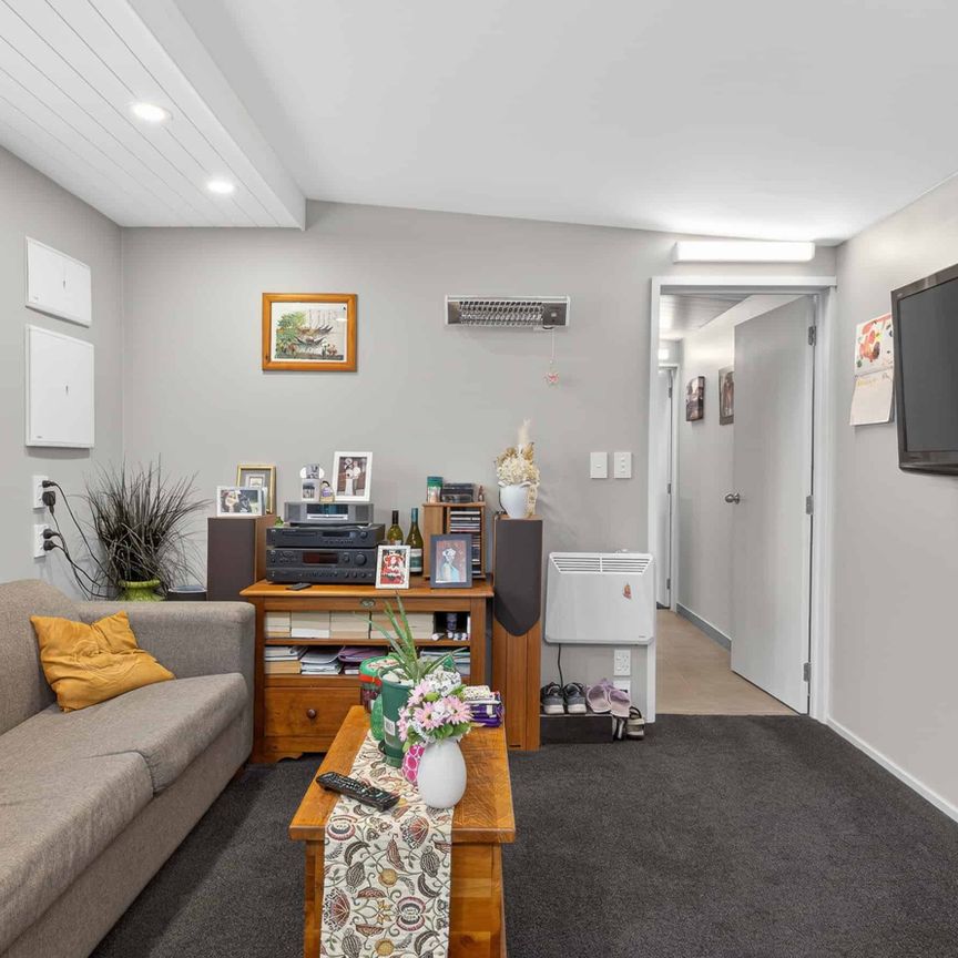 Modern 1-Bedroom Standalone Home - Prime New Brighton Location - Photo 1