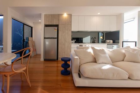 Townhouse in the Heart of Brunswick West - Photo 4