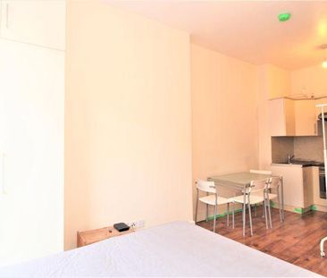 Studio to rent - Photo 3