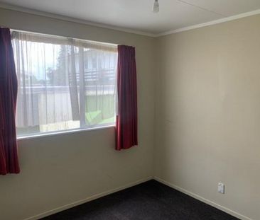 Convenient location on York - Photo 2
