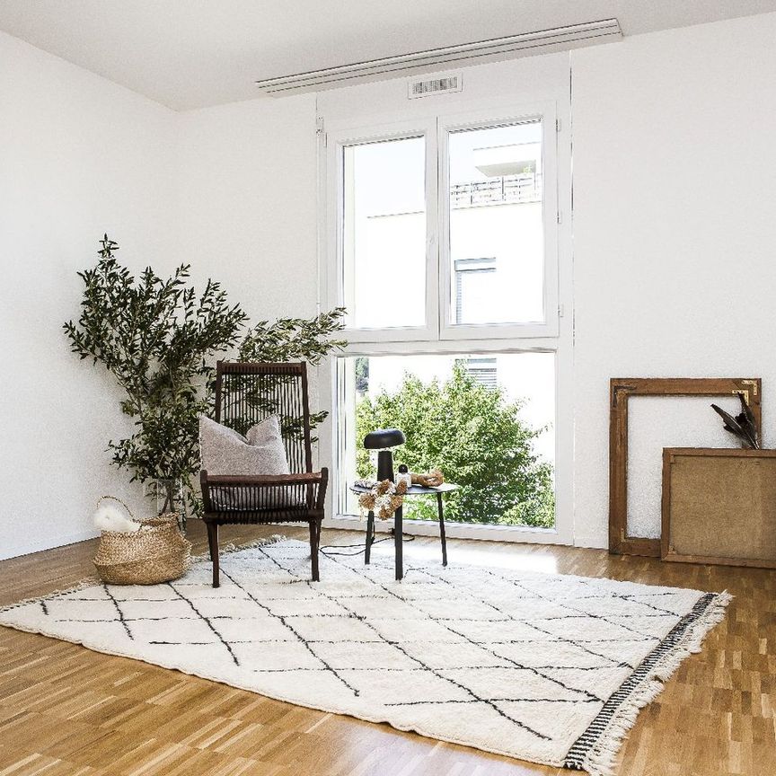 "Moderne Wohnung mit grossem Balkon an sonniger Lage" - Photo 1