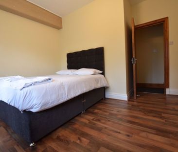 10 bedroom House in Otley Road, Leeds - Photo 6