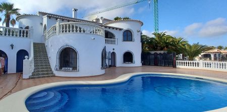 LONG TERM RENTAL. Beachfront villa for rent in Cumbre del Sol - Photo 3
