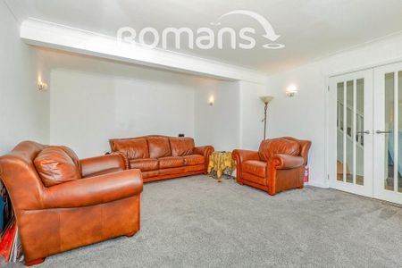 4 bedroom semi-detached house to rent - Photo 2