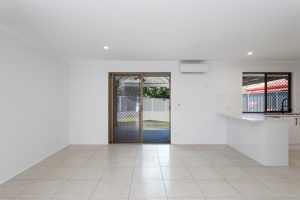 7 Kalmia Court, Elanora QLD 4221 - Photo 2