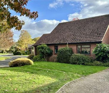 Mayfield, Rowledge, Farnham, Surrey, GU10 - Photo 2