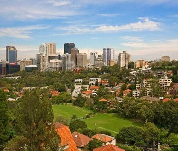 Sunlit One Bedroom with North Sydney Skyline Views - Photo 1