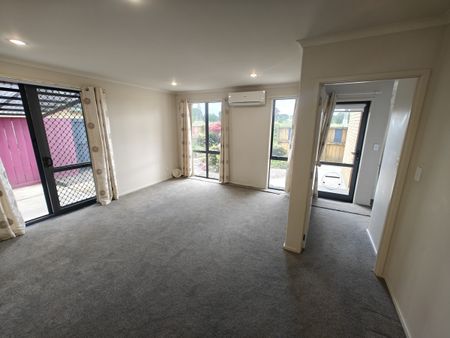 Two Bedroom Home in Hamilton East - Photo 5