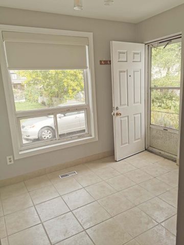 For Lease - 4 Goldwin B2 Avenue, Toronto, Ontario - Photo 3