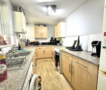 2 bedroom apartment to rent - Photo 6